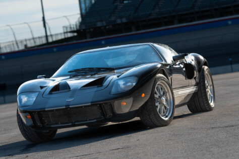 gt40-glory-a-replica-for-the-street-and-track-2023-12-21_12-59-36_010195