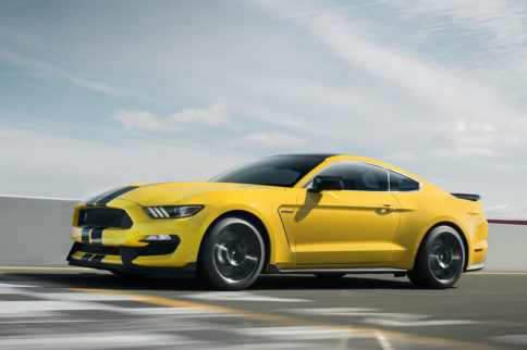 Watch Three Shelby GT350s Ripping Up The Streets!